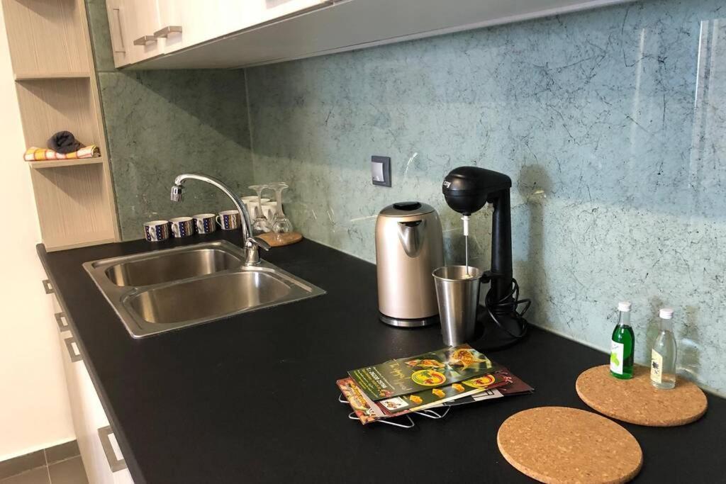 Hitech Appartment Amaliada 外观 照片