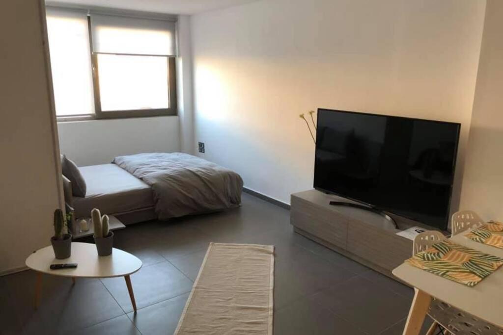 Hitech Appartment Amaliada 外观 照片